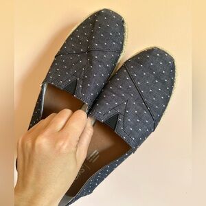 TOMS Women’s slip-on shoes, dark grey w/ white polka dots, size 9.5
